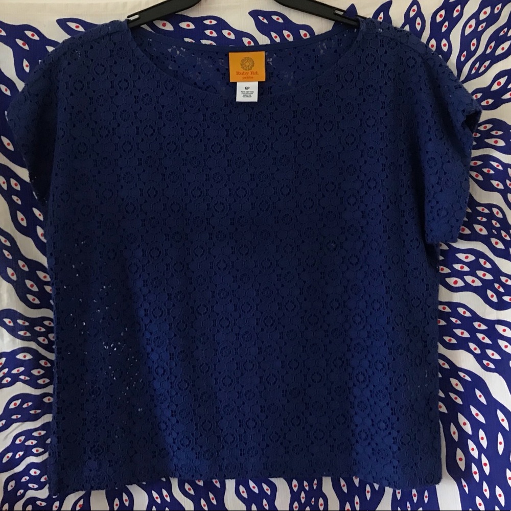 3/$12 🧿 lace floral navy blue top 🧿